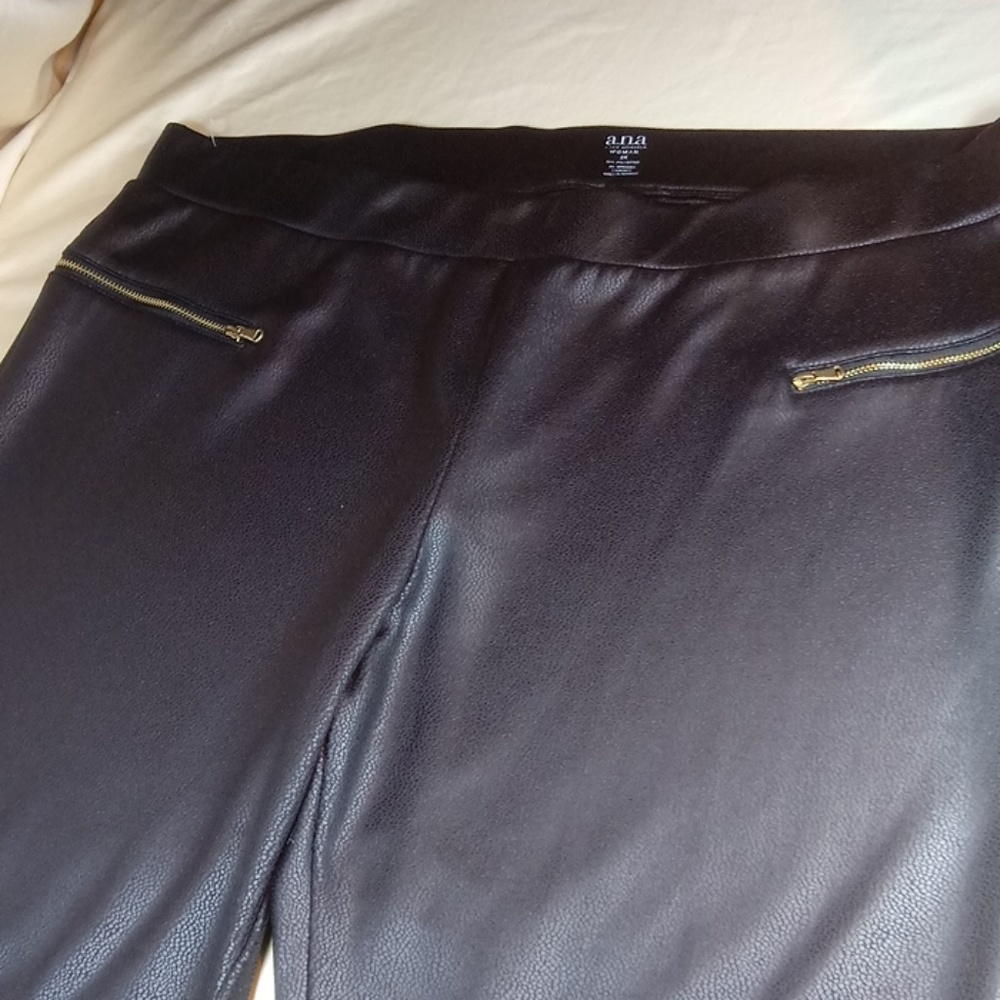 ANA Pants - Picture 2 of 4